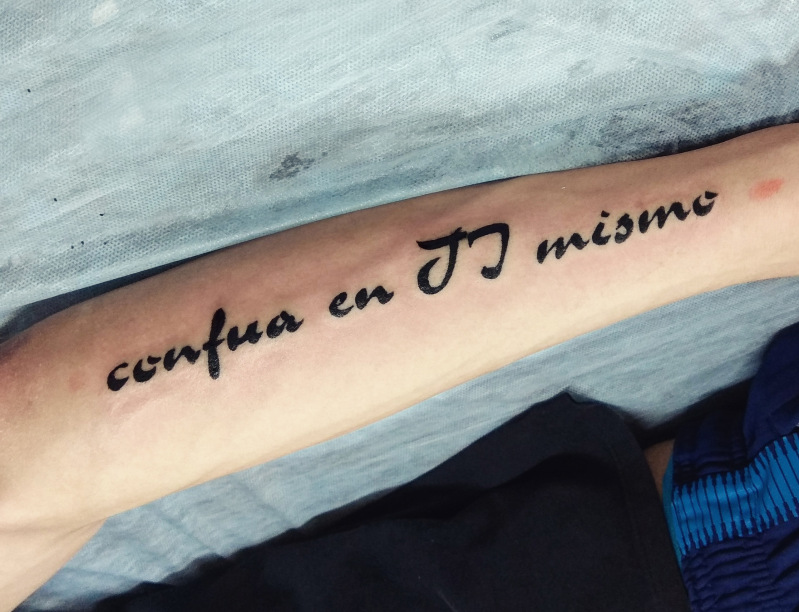 Тату: надпись на предплечье. Мастер Павел Чуприков