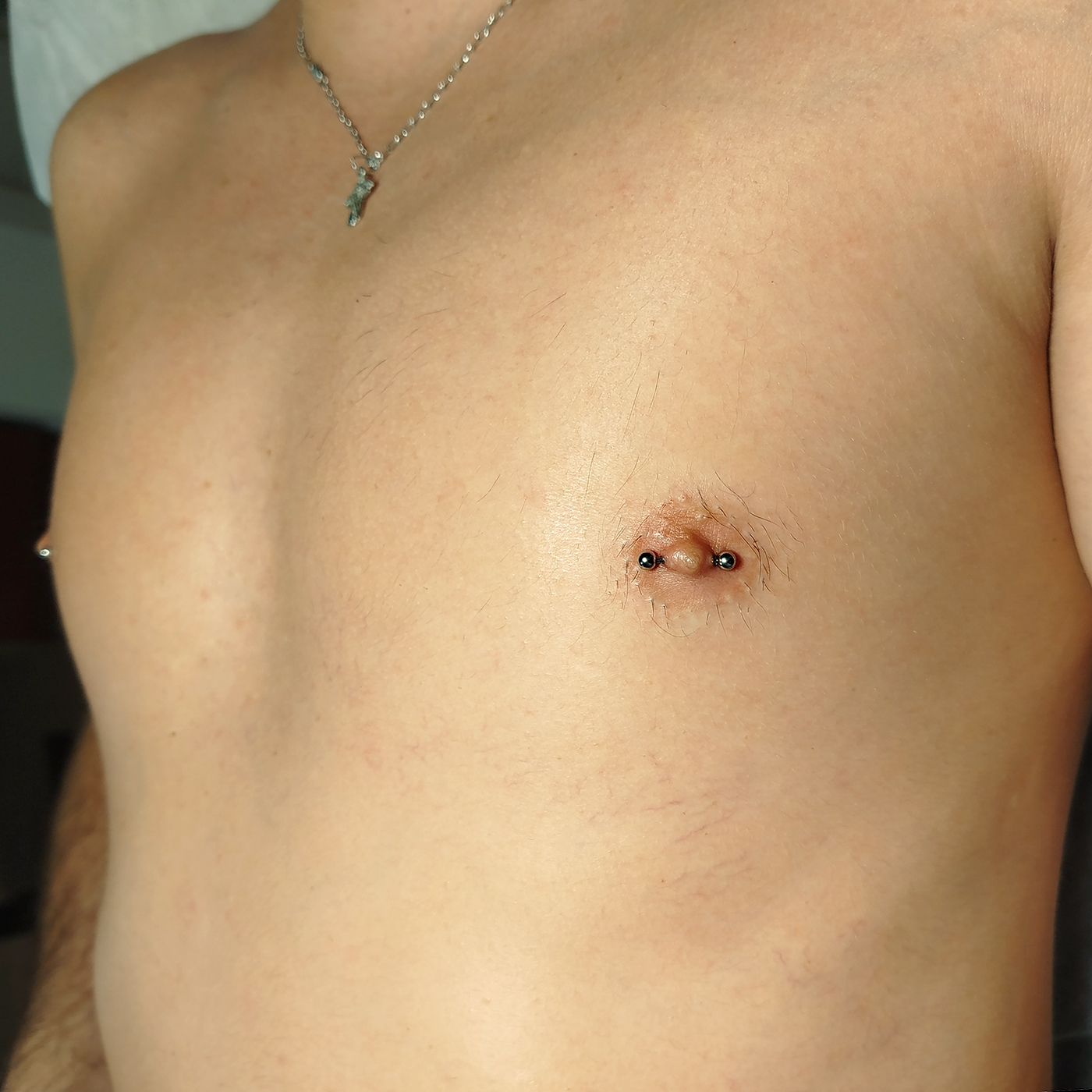 Пирсинг сосков. Пирсинг-студия Элстон. Мастер Павел Чуприков